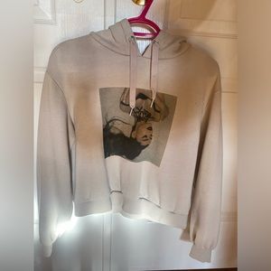 Women’s Ariana Grande sweater